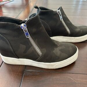 Steve Madden Camo Wedges